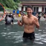 Wisatawan Jepang Coba Pemandian Air Panas Cangar, Begini Reaksi Jujurnya!