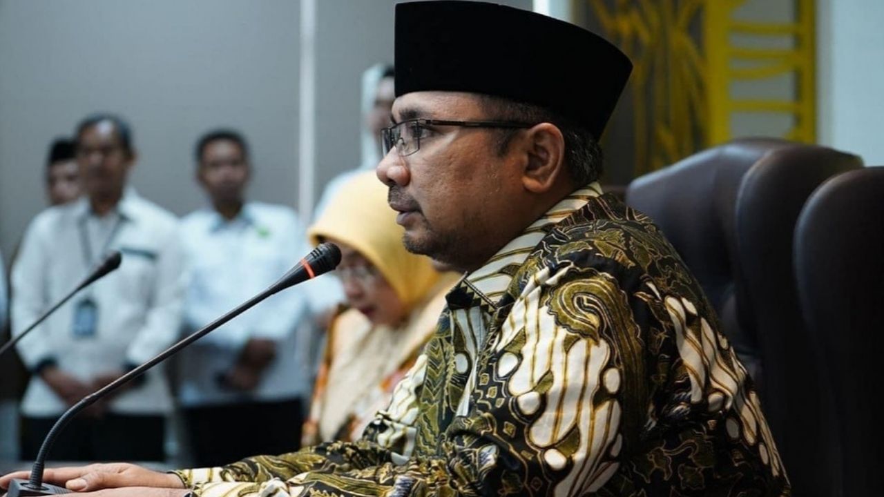 Yaqut Cholil Qoumas Jadi Tersangka Dugaan Korupsi yang Menjerat Kasus Kuota Haji 2023–2024 Yaqut Cholil Qoumas Jadi Tersangka Dugaan Korupsi yang Menjerat Kasus Kuota Haji 2023–2024