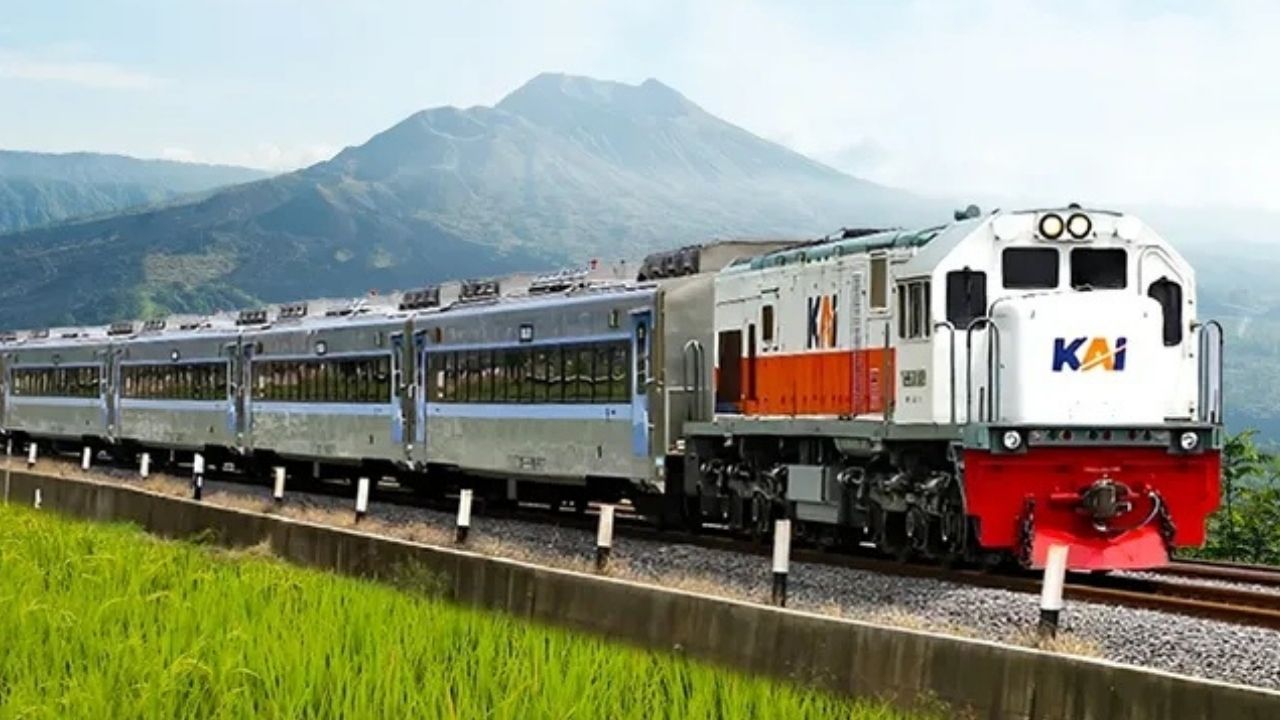 Perubahan Sarana Empat Kereta Api Menjadi Stainless Steel New Generation Perubahan Sarana Empat Kereta Api Menjadi Stainless Steel New Generation
