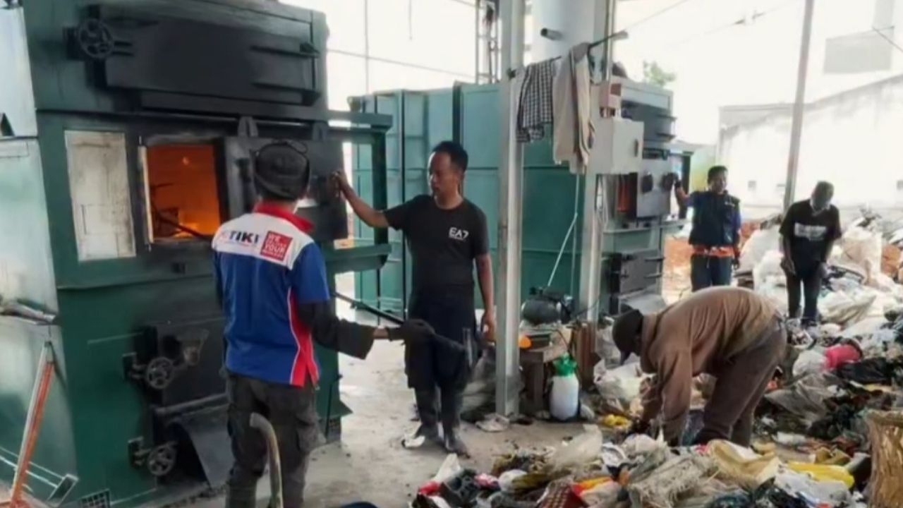Pengelolaan Sampah Terus Dipercepat, Pemkot Bandung Berkomitmen Taat terhadap Regulasi Pengelolaan Sampah Terus Dipercepat, Pemkot Bandung Berkomitmen Taat terhadap Regulasi