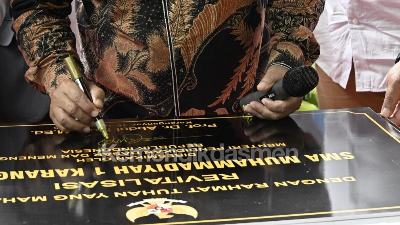 Revitalisasi Rampung, Mendikdasmen Resmikan 10 Satuan Pendidikan di Karanganyar Revitalisasi Rampung, Mendikdasmen Resmikan 10 Satuan Pendidikan di Karanganyar