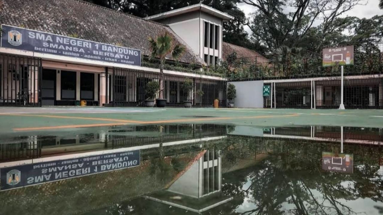 Sengketa Lahan SMAN 1 Bandung Jadi Sorotan, Dedi Mulyadi Tegaskan Negara Tak Boleh Kalah Sengketa Lahan SMAN 1 Bandung Jadi Sorotan, Dedi Mulyadi Tegaskan Negara Tak Boleh Kalah