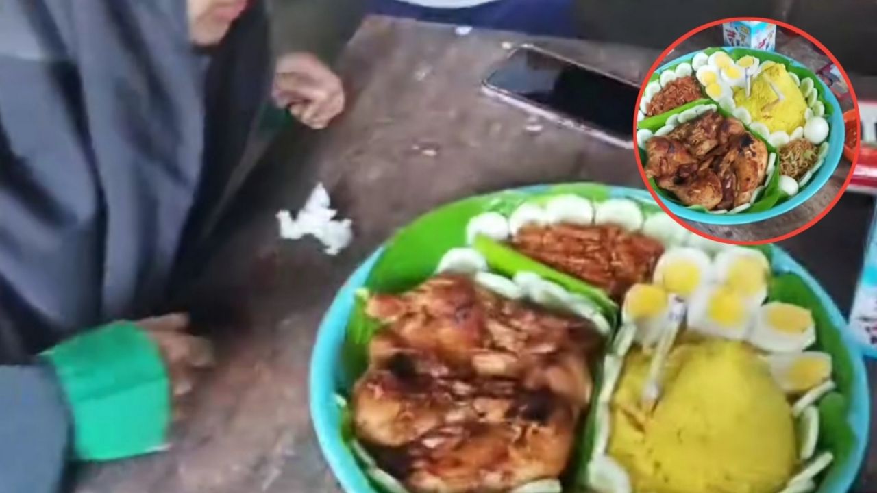 Momen Haru Kakak Perempuan Dapat Kejutan Saat Ulang Tahun Ke-17 dari Keluarga, Adiknya Excited Banget Momen Haru Kakak Perempuan Dapat Kejutan Saat Ulang Tahun Ke-17 dari Keluarga, Adiknya Excited Banget