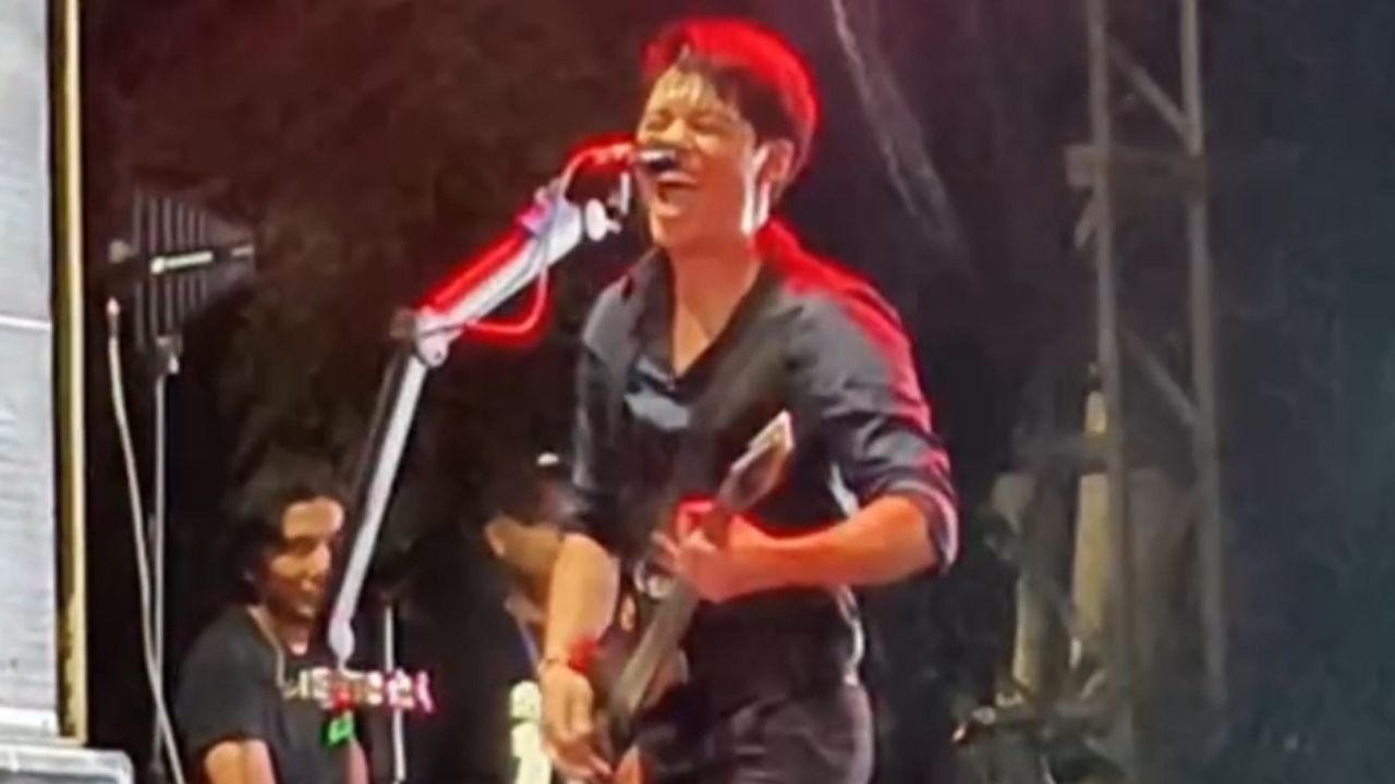 Bukan Hanya Sekadar Aktor dan Suami Luna Maya, Max Bouttier Juga Kece Saat Nge-band Bukan Hanya Sekadar Aktor dan Suami Luna Maya, Max Bouttier Juga Kece Saat Nge-band