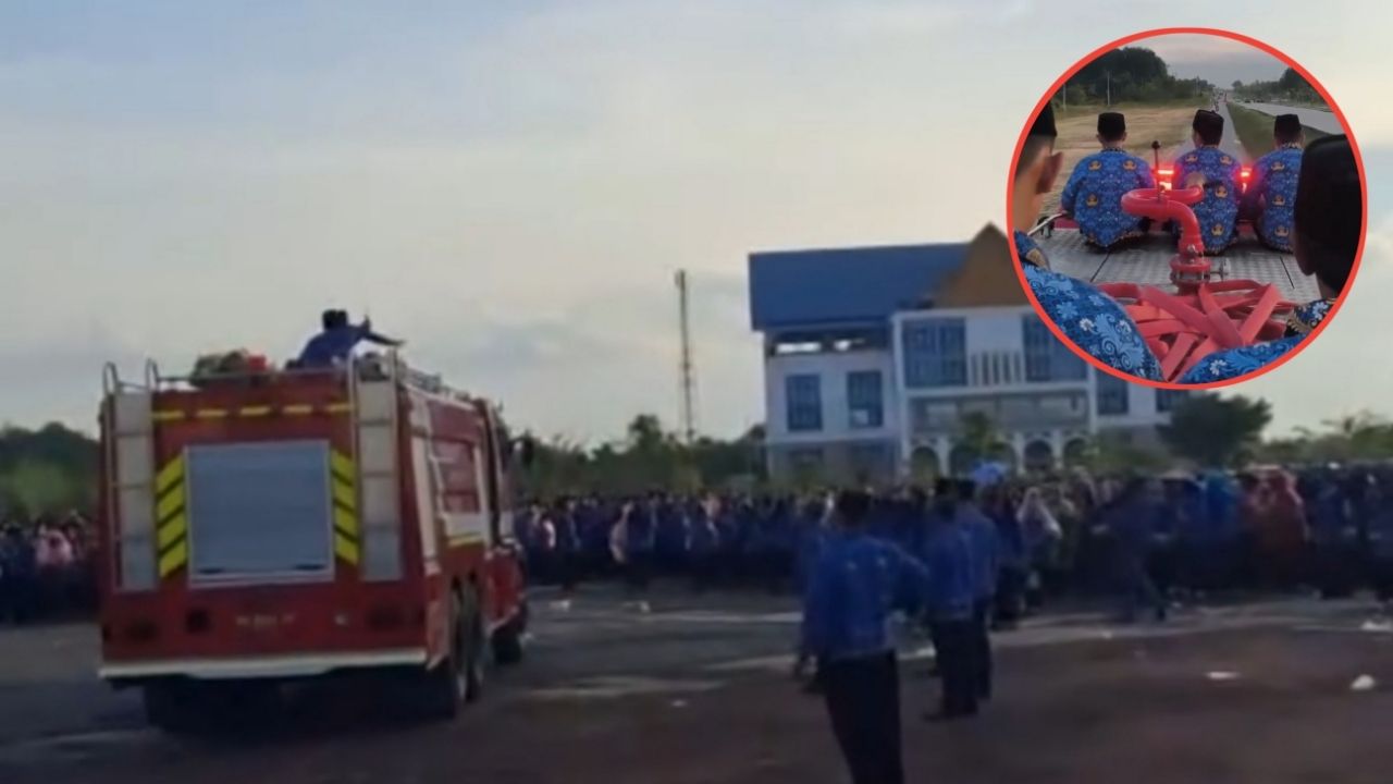 Petugas Damkar Kota Pekanbaru Rela Tinggalkan Pelantikan PPPK Paruh Waktu Demi Padamkan Insiden Kebakaran Petugas Damkar Kota Pekanbaru Rela Tinggalkan Pelantikan PPPK Paruh Waktu Demi Padamkan Insiden Kebakaran