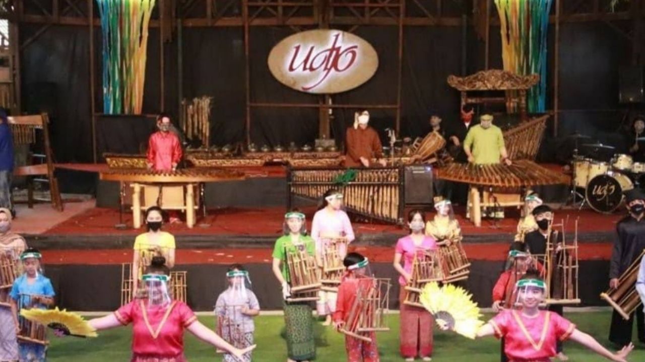 Saung Angklung Udjo Warisan Budaya Sunda yang Mendunia dari Bandung Saung Angklung Udjo Warisan Budaya Sunda yang Mendunia dari Bandung