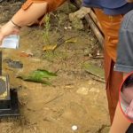 Orang-orang Ngaji di Depan Makam Papa Sambil Nangis, Bocil Gen Alpha Ini Justru Nangis dengan Alasan yang Bikin Syok