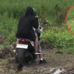 Meski Sudah Diperingatkan Salah Jalan, Dua Cewek SMA Ini Tetap Nekat Lewat