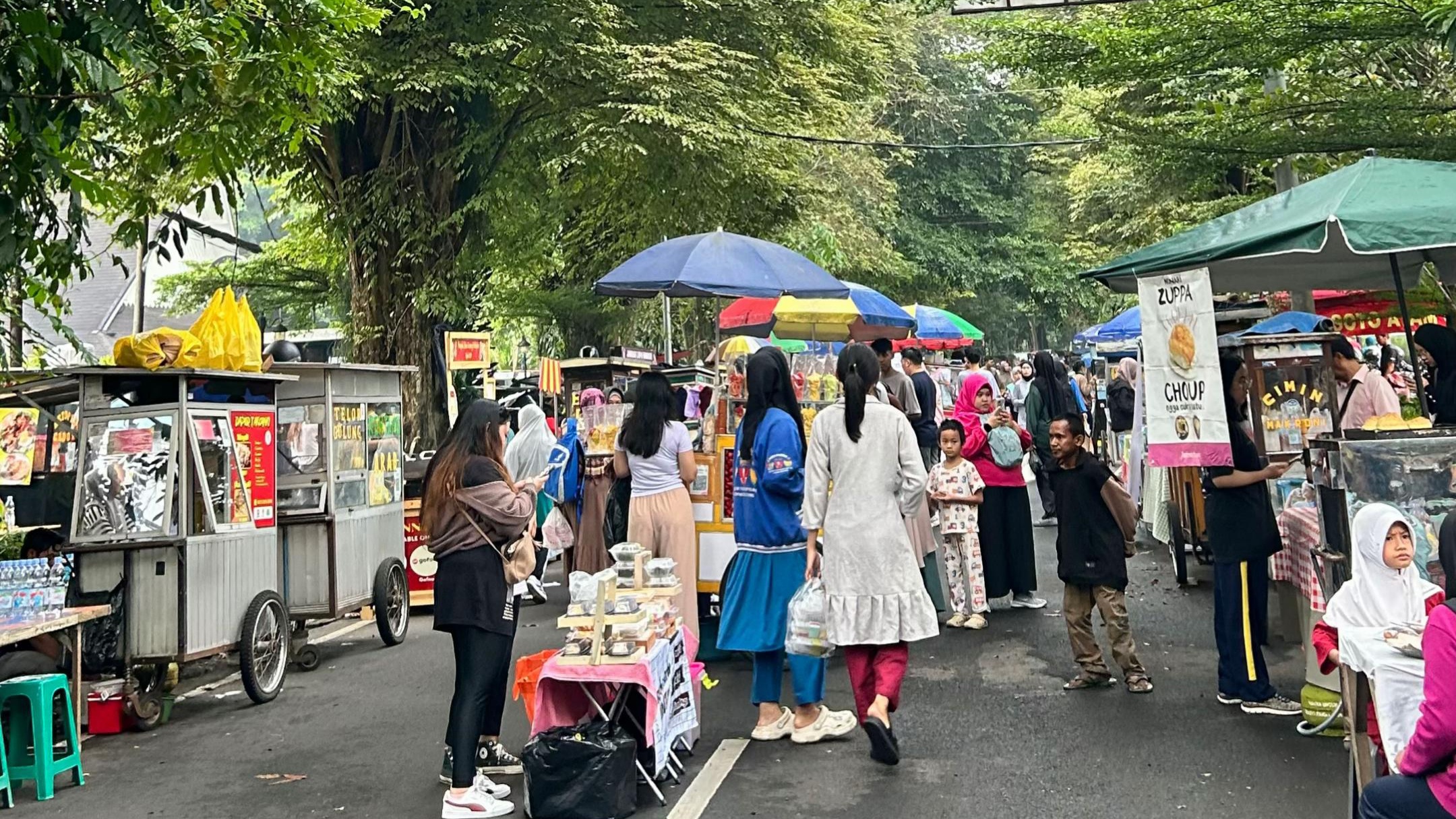 Car Free Day Dago dan Buahbatu Kembali Digelar, Warga Padati Ruang Publik Kota Bandung Car Free Day Dago dan Buahbatu Kembali Digelar, Warga Padati Ruang Publik Kota Bandung