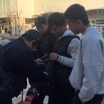 Dituduh Maling di Jepang dan Diperiksa di Tempat Umum, Cowok Ini Langsung Tegur Polisinya