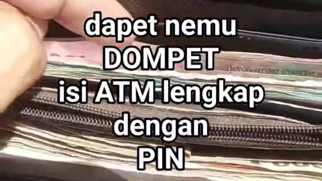 Temukan Dompet Berisi Uang dan ATM, Pria Ini Langsung Inisiatif Kembalikan ke Pemiliknya Temukan Dompet Berisi Uang dan ATM, Pria Ini Langsung Inisiatif Kembalikan ke Pemiliknya