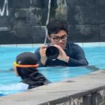 Bukan Pakai HP, Ayah Ini Justru Gunakan Kamera Profesional untuk Tugas Sekolah Putrinya