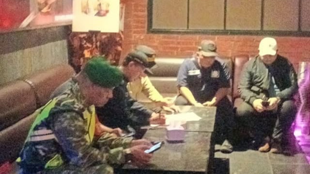 Tiga Tempat Hiburan di Bandung Langgar Aturan Malam Imlek, Langsung Ditertibkan! Tiga Tempat Hiburan di Bandung Langgar Aturan Malam Imlek, Langsung Ditertibkan!