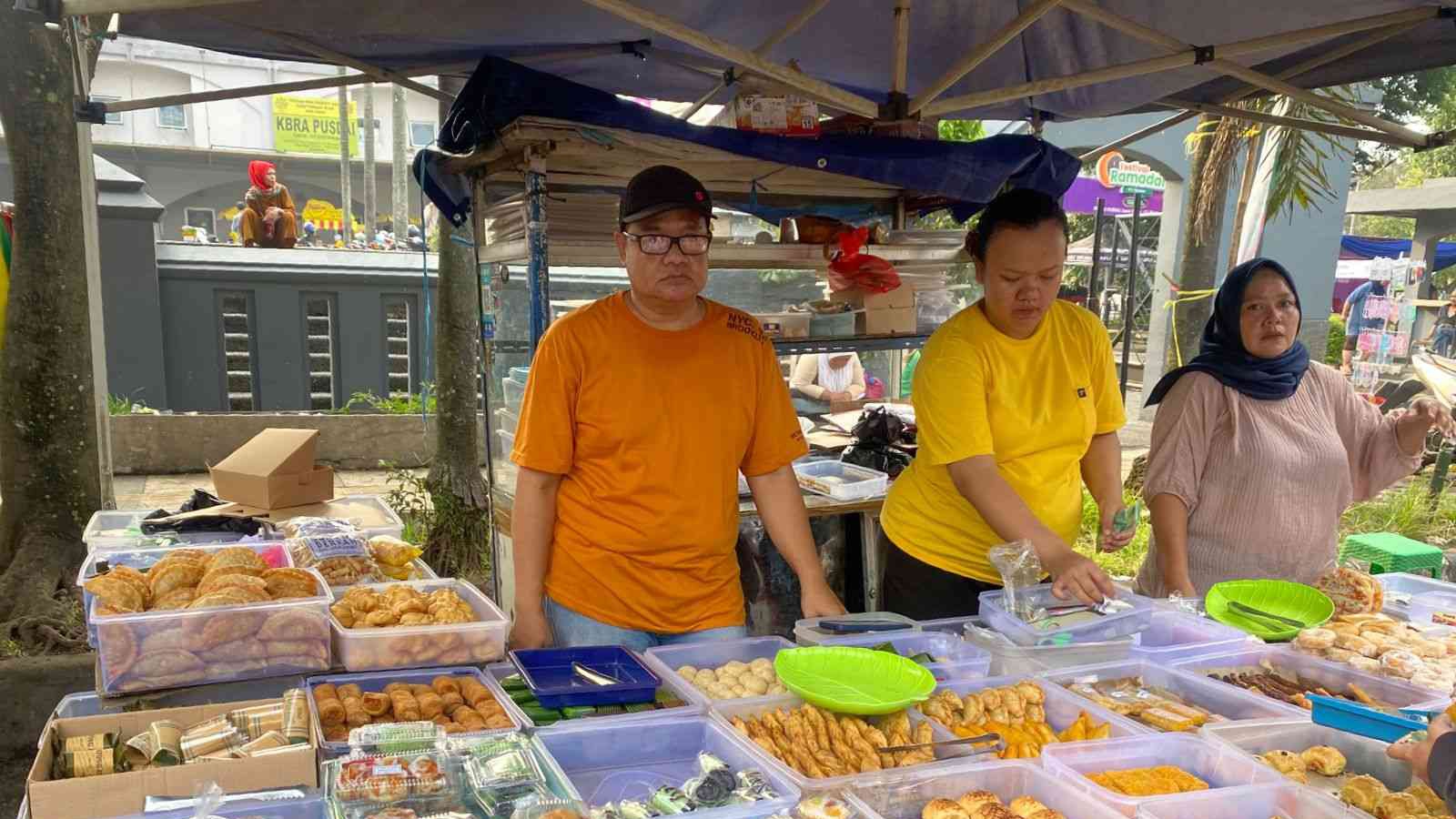 Rekomendasi Tempat Beli Takjil di Bandung, Cocok untuk Menu Berbuka Ramadan Rekomendasi Tempat Beli Takjil di Bandung, Cocok untuk Menu Berbuka Ramadan