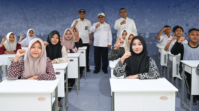 Kegiatan Pembelajaran Pascabencana di Sumatra 100 Persen Kembali Aktif Kegiatan Pembelajaran Pascabencana di Sumatra 100 Persen Kembali Aktif