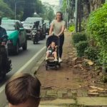 Bule Ini Bagikan Pengalaman Jalan Kaki di Trotoar Jakarta, Penuh Rintangan dan Tidak Akan Bosan