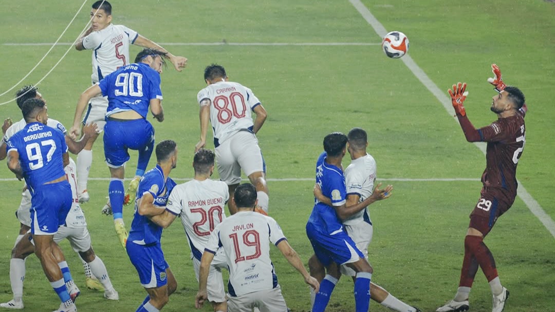 Tetap Dingin di Puncak Klasemen, Persib Bandung Amankan Tiga Poin Setelah Taklukkan Persita Tangerang dengan Skor 1-0 Tetap Dingin di Puncak Klasemen, Persib Bandung Amankan Tiga Poin Setelah Taklukkan Persita Tangerang dengan Skor 1-0