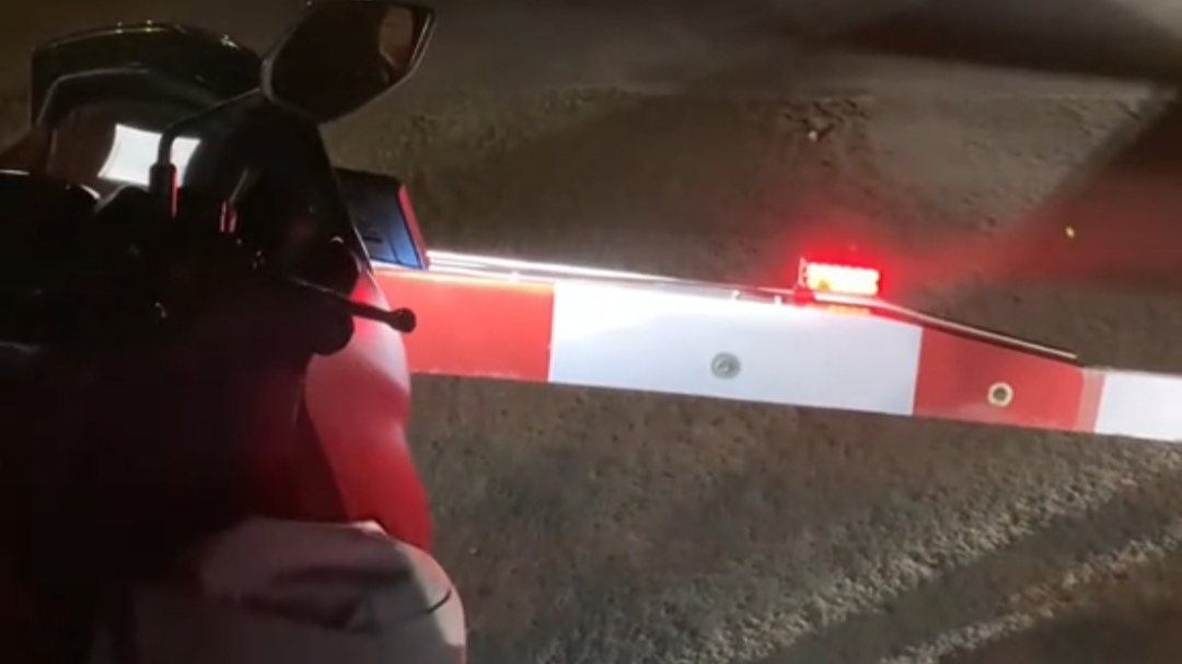 Suara Toa Palang Perlintasan Kereta Api Ini Bunyinya Berbeda dari Biasanya, Pihak KAI Sampaikan Permohonan Maaf Suara Toa Palang Perlintasan Kereta Api Ini Bunyinya Berbeda dari Biasanya, Pihak KAI Sampaikan Permohonan Maaf