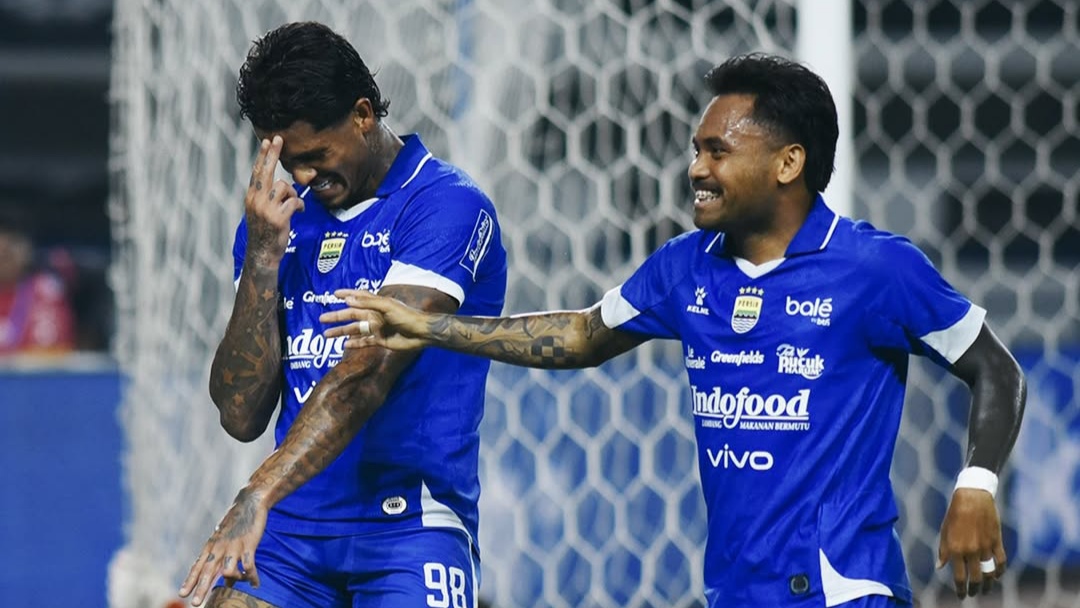 4 Sehat 5 Sempurna, Persib Bandung Taklukkan Madura United dengan Skor 5-0 4 Sehat 5 Sempurna, Persib Bandung Taklukkan Madura United dengan Skor 5-0