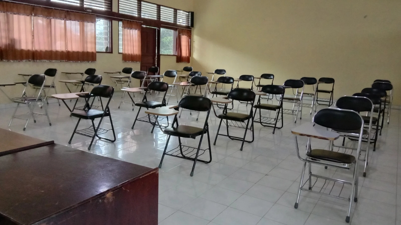 Dedi Mulyadi Anggarkan Rp112,5 Miliar untuk Bangun 24 Sekolah Baru di Jawa Barat Dedi Mulyadi Anggarkan Rp112,5 Miliar untuk Bangun 24 Sekolah Baru di Jawa Barat