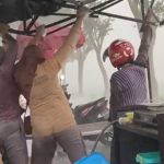 Bikin Tegang, Aksi Heroik Tiga Perempuan Ini Tahan Tenda Saat Hujan Angin Melanda