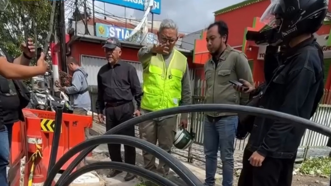 Tinjau Perapihan Bekas Galian IPT, Farhan Tegaskan Harus Sesuai dengan Target yang Telah Ditentukan Tinjau Perapihan Bekas Galian IPT, Farhan Tegaskan Harus Sesuai dengan Target yang Telah Ditentukan