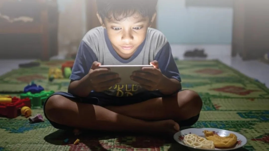 Internet Makin Dekat dengan Anak-anak, Apakah Aman? Internet Makin Dekat dengan Anak-anak, Apakah Aman?