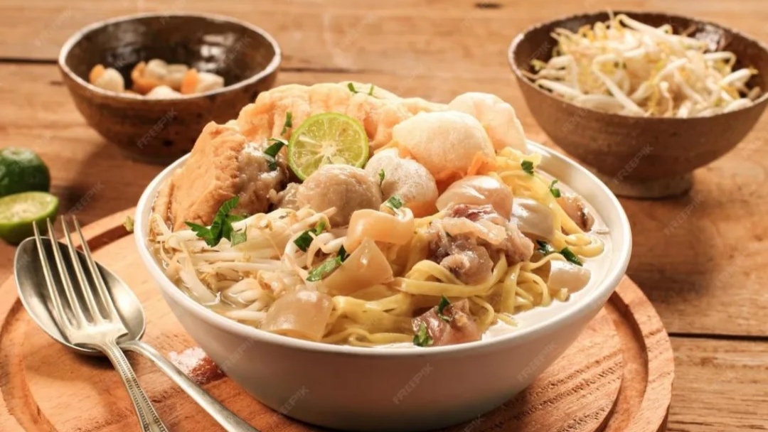 Serba-Serbi Mi Kocok Kuliner Khas Bandung, Memanfaatkan Kikil Sapi sebagai Kuah Kaldu Serba-Serbi Mi Kocok Kuliner Khas Bandung, Memanfaatkan Kikil Sapi sebagai Kuah Kaldu