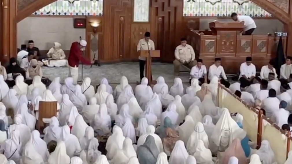 1.679 Jemaah Haji Kota Bandung Dipastikan Berangkat Tahun Ini, Farhan: Mau dan Mampu! 1.679 Jemaah Haji Kota Bandung Dipastikan Berangkat Tahun Ini, Farhan: Mau dan Mampu!