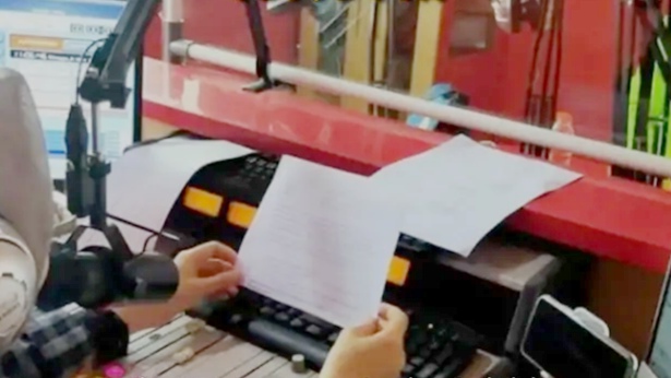 9 Radio Bandung yang Tetap Hits dan Selalu Setia Temani Kita 9 Radio Bandung yang Tetap Hits dan Selalu Setia Temani Kita
