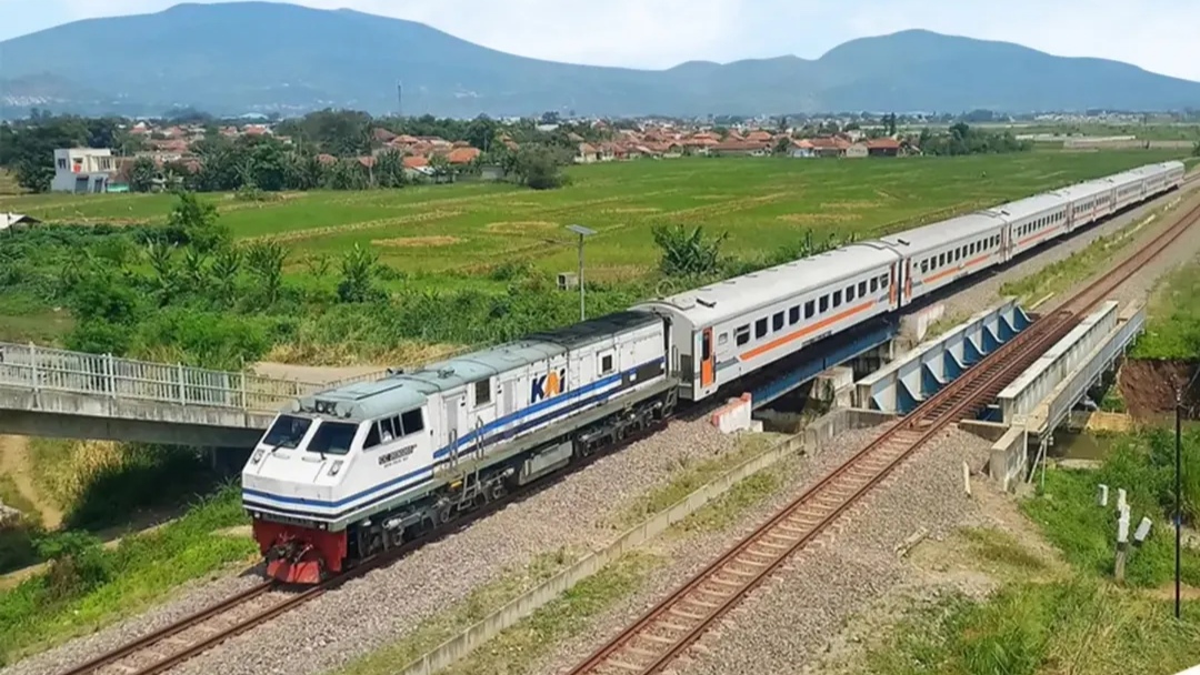 Terjadi Luapan Air di Jalur Kereta Api Petak Jalan Padas-Telawa Jawa Tengah Terjadi Luapan Air di Jalur Kereta Api Petak Jalan Padas-Telawa Jawa Tengah