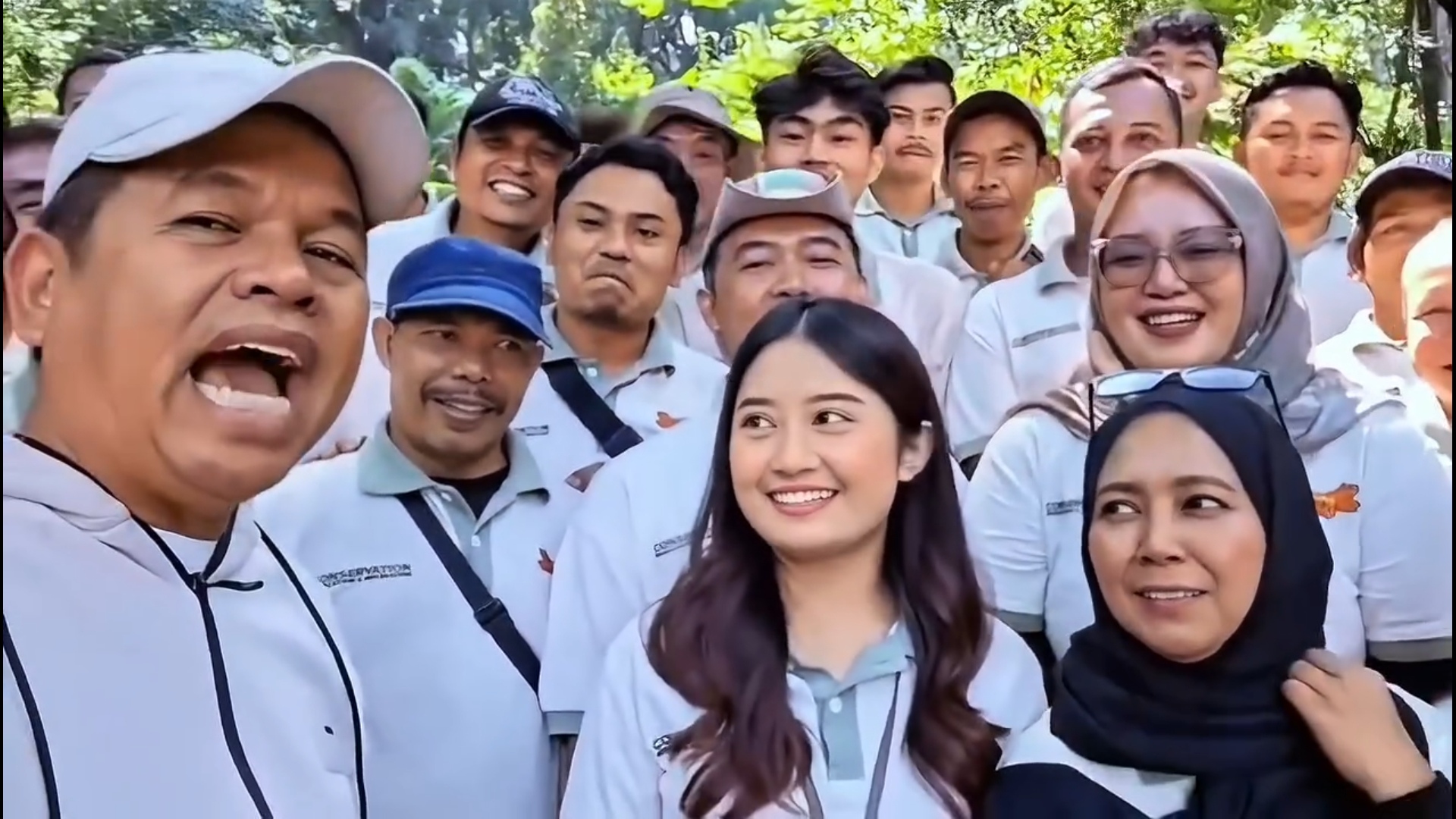 Bayar Dua Bulan Gaji Pegawai Bandung Zoo, Dedi Mulyadi Sampaikan Permohonan Maaf