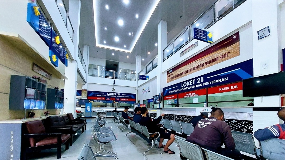 Bayar Pajak Kendaraan di Jawa Barat Tidak Perlu KTP Pemilik Pertama, Dedi Mulyadi: Terima Kasih! Bayar Pajak Kendaraan di Jawa Barat Tidak Perlu KTP Pemilik Pertama, Dedi Mulyadi: Terima Kasih!