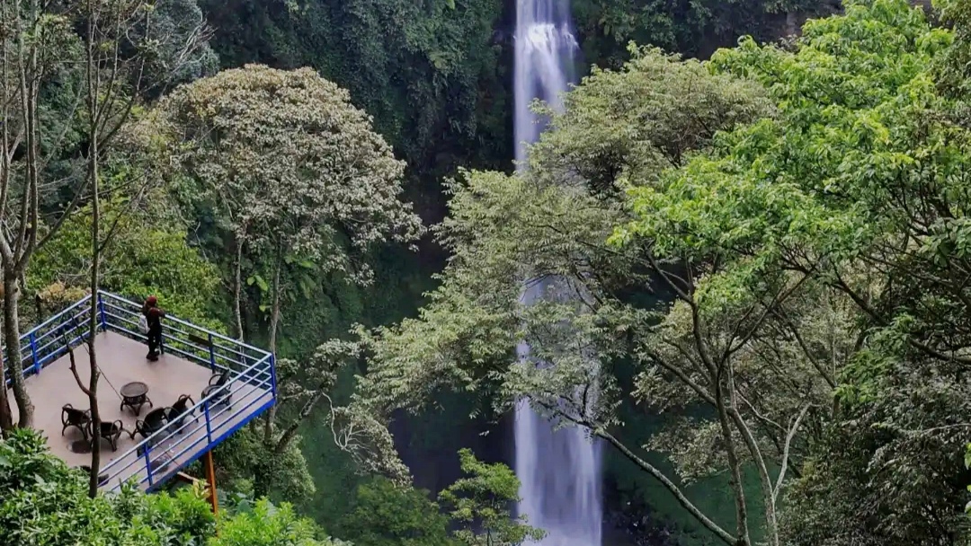 10 Curug di Bandung yang Mudah Dijangkau dan Hidden Gem, Semua Punya Spot Foto Terbaik 10 Curug di Bandung yang Mudah Dijangkau dan Hidden Gem, Semua Punya Spot Foto Terbaik