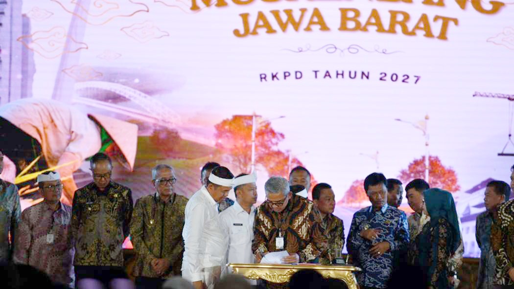 Sampah dari Bandung Raya Akan Diolah Jadi Energi Listrik melalui Proyek PSEL di Sarimukti Sampah dari Bandung Raya Akan Diolah Jadi Energi Listrik melalui Proyek PSEL di Sarimukti