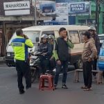 Kecelakaan Lalu Lintas Libatkan Pengendara Sepeda Motor dan Dua Pejalan Kaki di Jalan Sukajadi Kota Bandung
