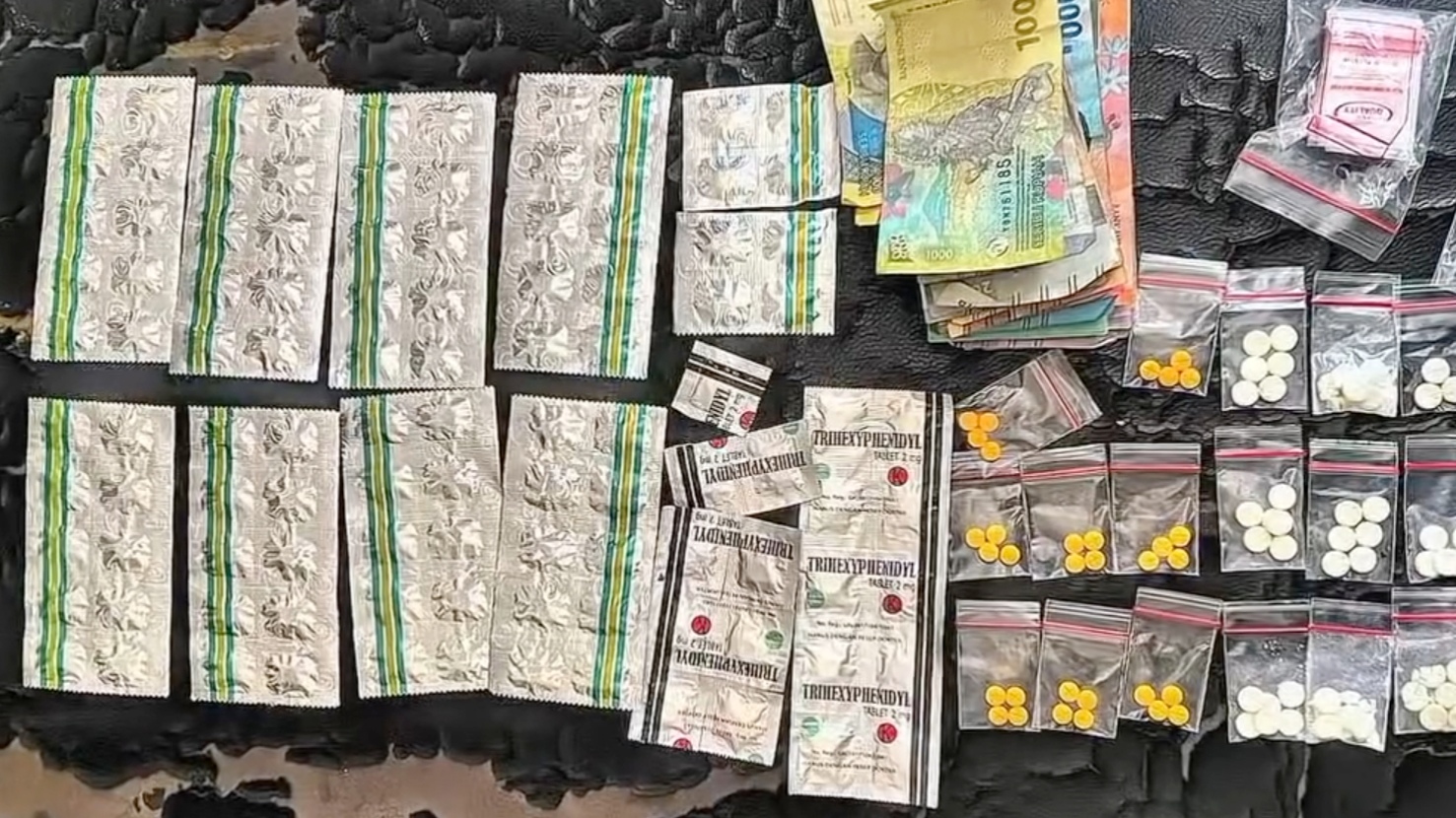 Polrestabes Bandung Berantas Obat-obatan Terlarang, Berhasil Amankan 2 Pelaku di Dua Lokasi Berbeda Polrestabes Bandung Berantas Obat-obatan Terlarang, Berhasil Amankan 2 Pelaku di Dua Lokasi Berbeda