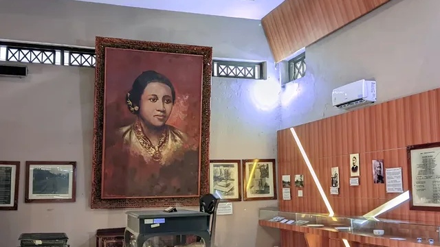 Sisi Lain R. A. Kartini yang Jarang Diketahui, dari Jepara hingga ke Bandung Sisi Lain R. A. Kartini yang Jarang Diketahui, dari Jepara hingga ke Bandung