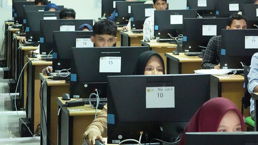 Hari Pertama UTBK 2026 Dipenuhi oleh Kecurangan, Mulai dari Praktik Joki hingga Pakai Alat Bantu Hari Pertama UTBK 2026 Dipenuhi oleh Kecurangan, Mulai dari Praktik Joki hingga Pakai Alat Bantu