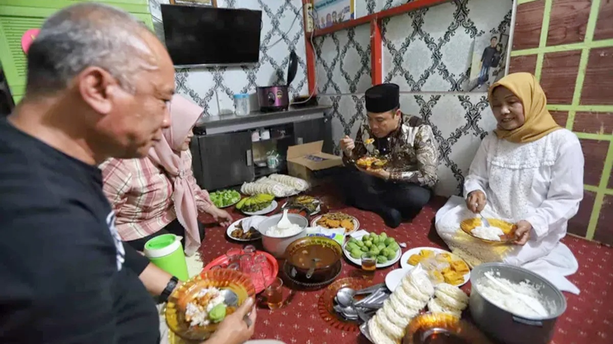 Inilah Alasan Mengapa Orang Sunda Dikenal Someah Hade ka Semah Inilah Alasan Mengapa Orang Sunda Dikenal Someah Hade ka Semah