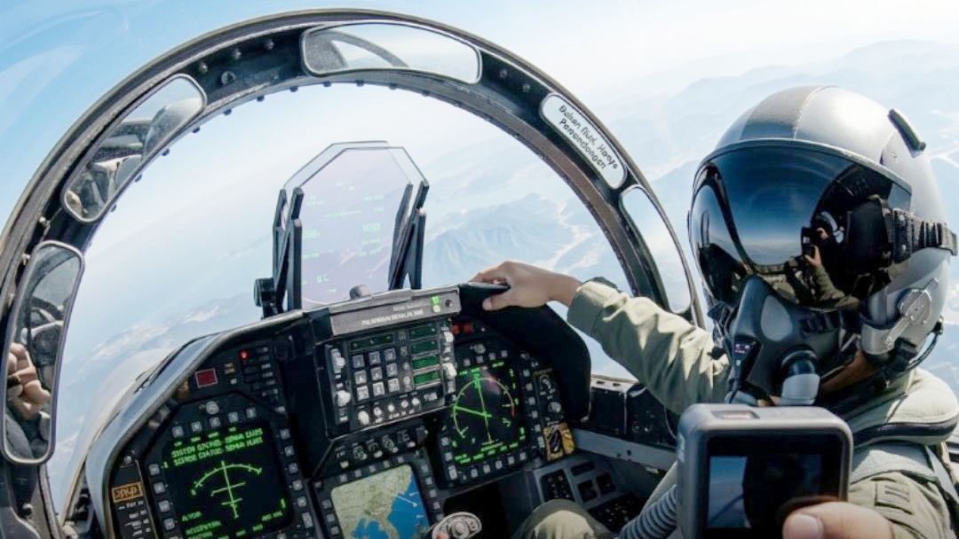 Dua Jet Tempur Korea Selatan ini Tabrakan Akibat Selfie, Ketika Naluri Posting Mengalahkan Akal Sehat