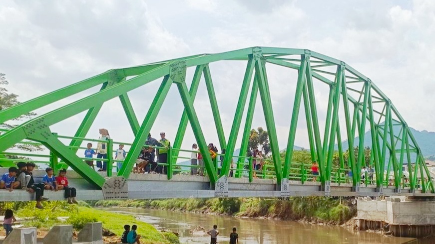 Guna Perbaikan Akses, Pemkab Bandung Tutup Jembatan Cijeruk selama Satu Bulan dan Gunakan Anggaran Rp 4-5 Miliar Guna Perbaikan Akses, Pemkab Bandung Tutup Jembatan Cijeruk selama Satu Bulan dan Gunakan Anggaran Rp 4-5 Miliar