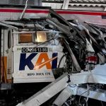 Terjadi Tabrakan antara KA Argo Bromo Anggrek tujuan Surabaya dengan KRL di Stasiun Bekasi Timur