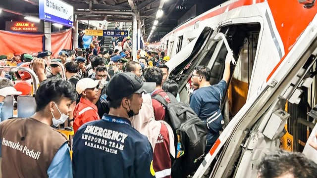 KAI Sampaikan Permohonan Maaf dan Duka Mendalam atas Insiden Tabrakan KA Argo Bromo Anggrek dengan KRL di Stasiun Bekasi Timur KAI Sampaikan Permohonan Maaf dan Duka Mendalam atas Insiden Tabrakan KA Argo Bromo Anggrek dengan KRL di Stasiun Bekasi Timur