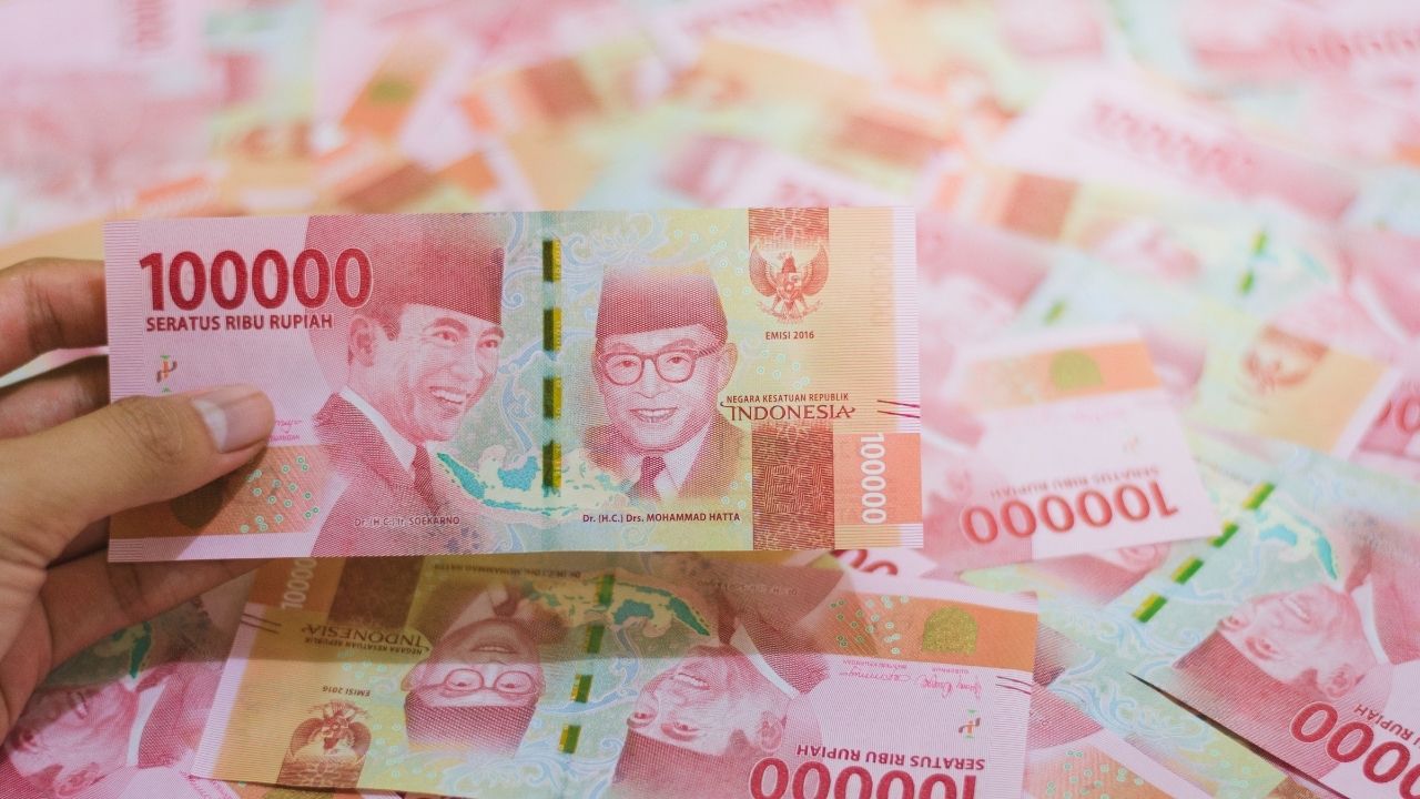 Uang Seratus Ribu Cukup untuk Beli Apa Saja? Uang Seratus Ribu Cukup untuk Beli Apa Saja?
