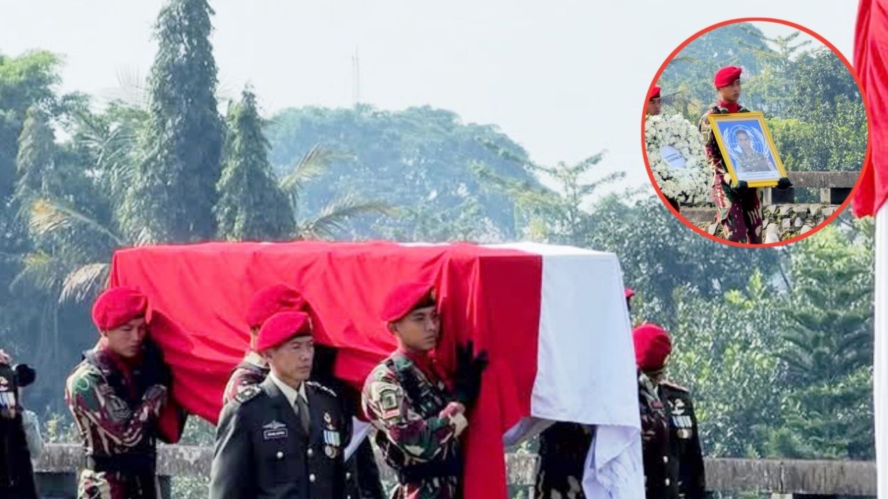Suasana Haru Pemakaman Militer Almarhum Mayor Infanteri (Anumerta) Zulmi Aditya Iskandar Suasana Haru Pemakaman Militer Almarhum Mayor Infanteri (Anumerta) Zulmi Aditya Iskandar