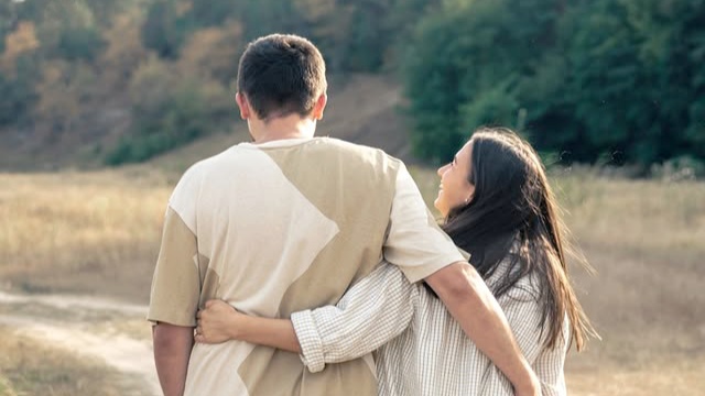 7 Tanda Kecil yang Menunjukkan Seseorang Serius dalam Hubungan 7 Tanda Kecil yang Menunjukkan Seseorang Serius dalam Hubungan