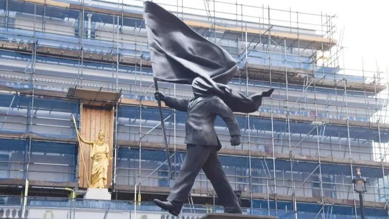 Cinta Buta Nasionalisme, Karya Terbaru Banksy Recall-recall di Base Musuh? Cinta Buta Nasionalisme, Karya Terbaru Banksy Recall-recall di Base Musuh?
