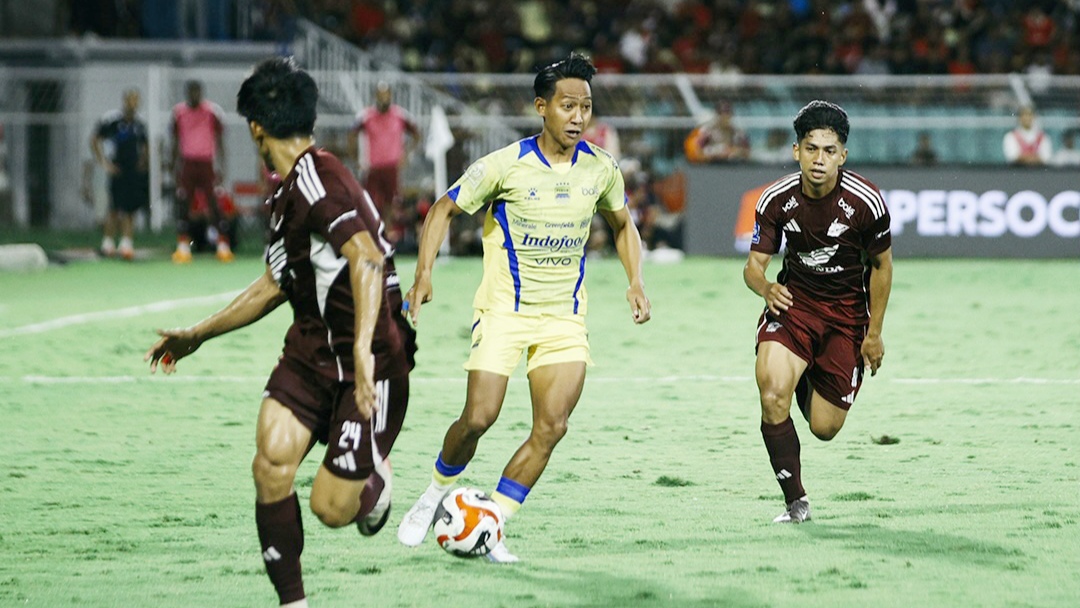 99 Persen Hattrick Juara! Persib Bandung Curi Kemenangan Dramatis Lawan PSM Makassar 99 Persen Hattrick Juara! Persib Bandung Curi Kemenangan Dramatis Lawan PSM Makassar