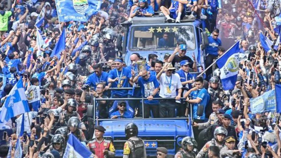 Jika Juara, maka Rute Konvoi Persib Bandung Akan Dimulai dari Gedung Sate ke Gedung Merdeka Jika Juara, maka Rute Konvoi Persib Bandung Akan Dimulai dari Gedung Sate ke Gedung Merdeka